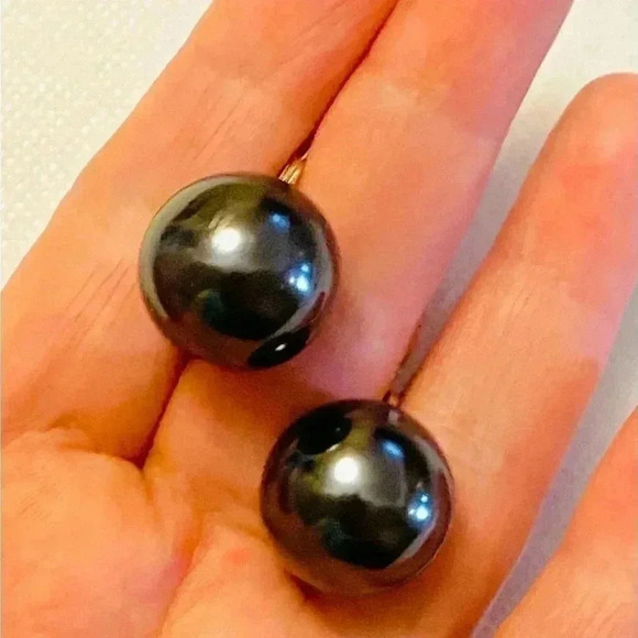 🎀 MONET🎀 Faux Pearls  Vintage earrings Perfect Vintage Condition - Picture 7 of 8